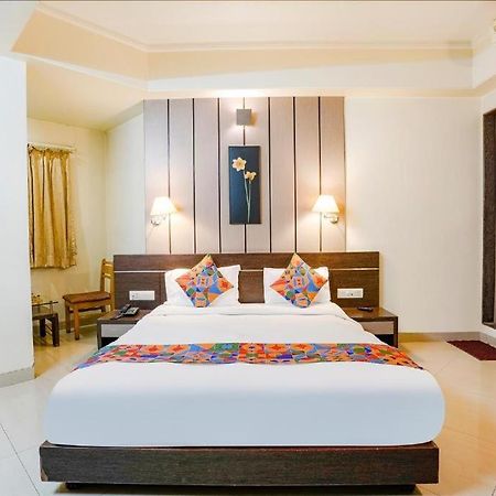 Gandharva Residency Swargate Hotel Poona Buitenkant foto