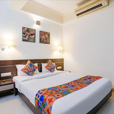 Gandharva Residency Swargate Hotel Poona Buitenkant foto