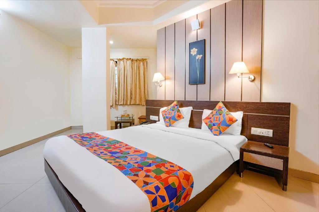 Gandharva Residency Swargate Hotel Poona Buitenkant foto