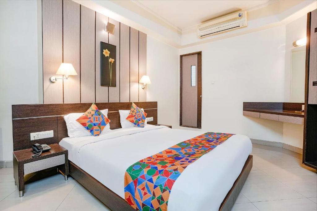 Gandharva Residency Swargate Hotel Poona Buitenkant foto