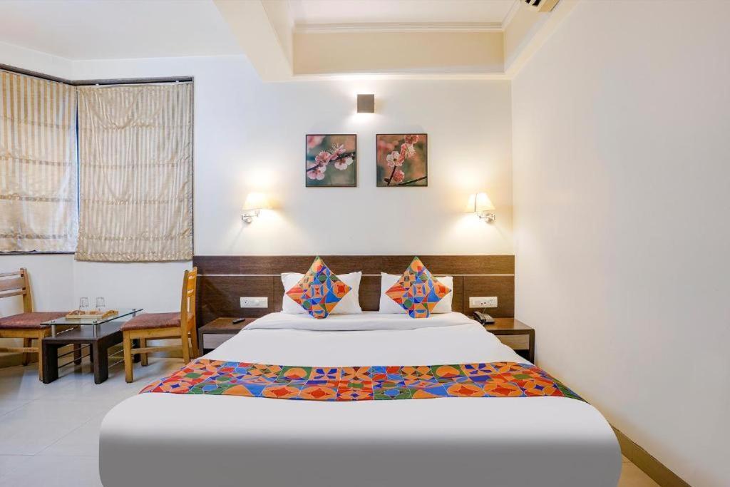Gandharva Residency Swargate Hotel Poona Buitenkant foto