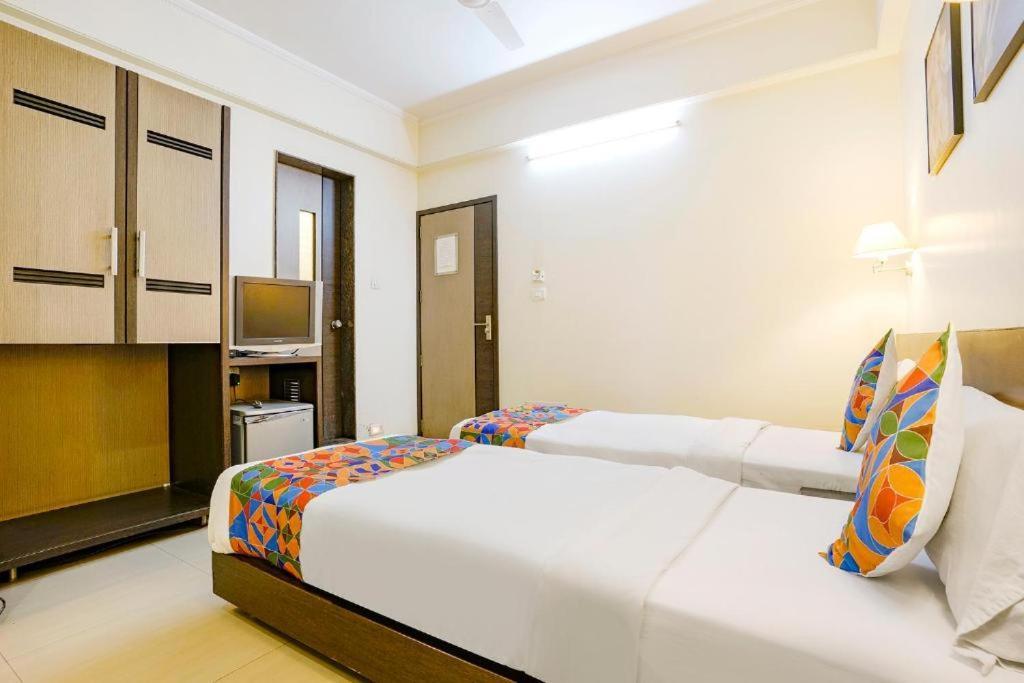 Gandharva Residency Swargate Hotel Poona Buitenkant foto
