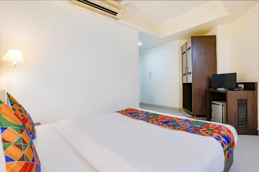 Gandharva Residency Swargate Hotel Poona Buitenkant foto